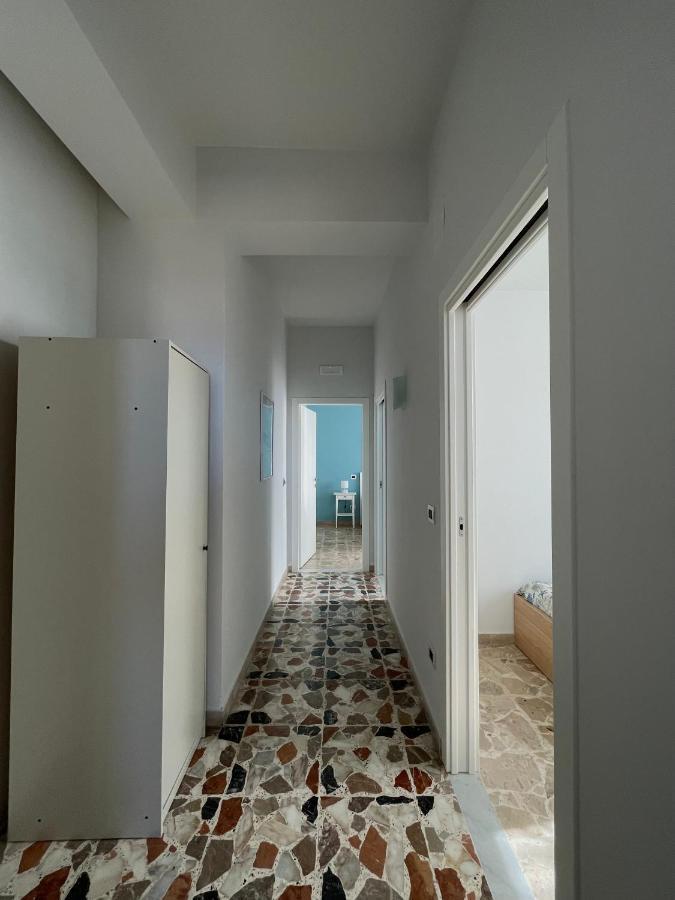 La Casa Di Felice Milazzo, Tono *