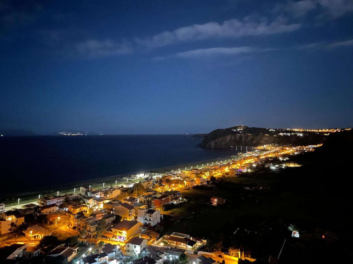 La Casa Di Felice Milazzo, Tono * Milazzo